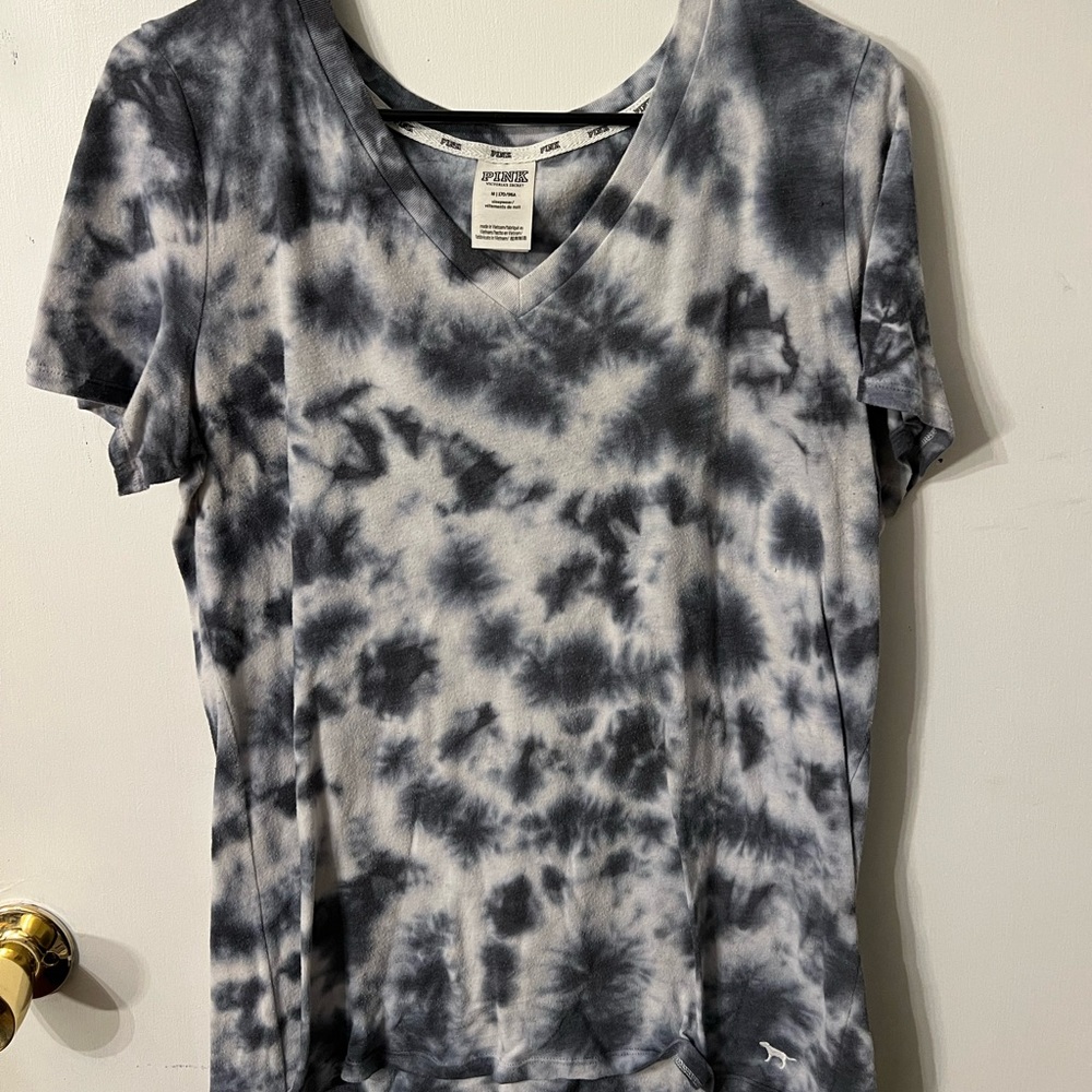 medium PINK lightweight t-shirt :)